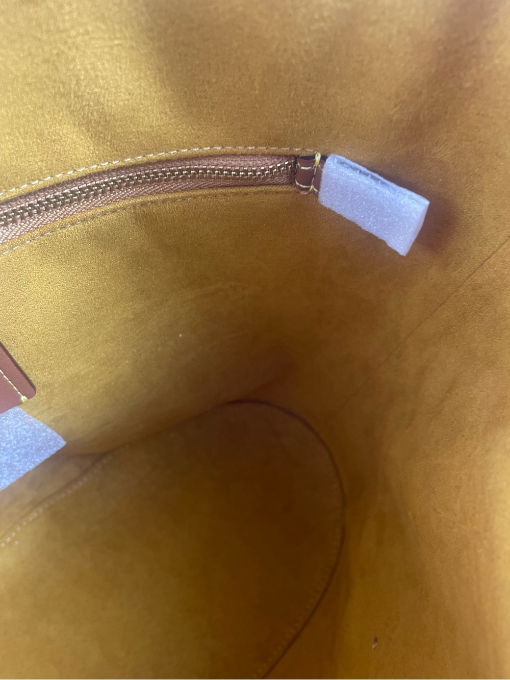 Coach Glovetanned Dakota Bucket Bag-COA - Picture 8 of 15